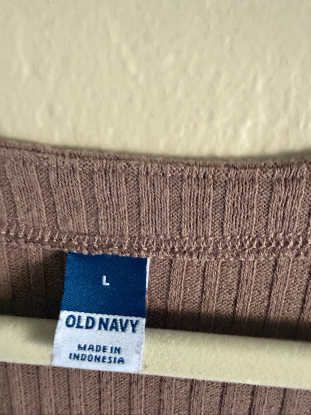 Old Navy Ribbed V-Neck Button-Front Cardigan in Dusty Mauve - Picture 4 of 4